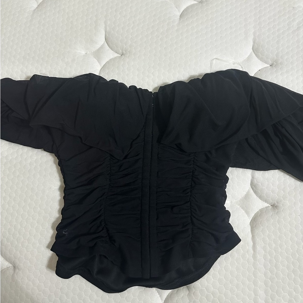 Buckle top